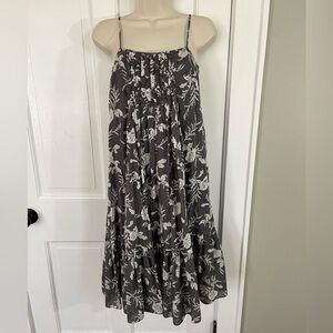GAP Gray White Floral Pleated Ruffle Trim Shift Dress Spaghetti Strap Hawaiian 4
